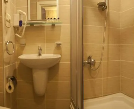Sureyya Otel 3*